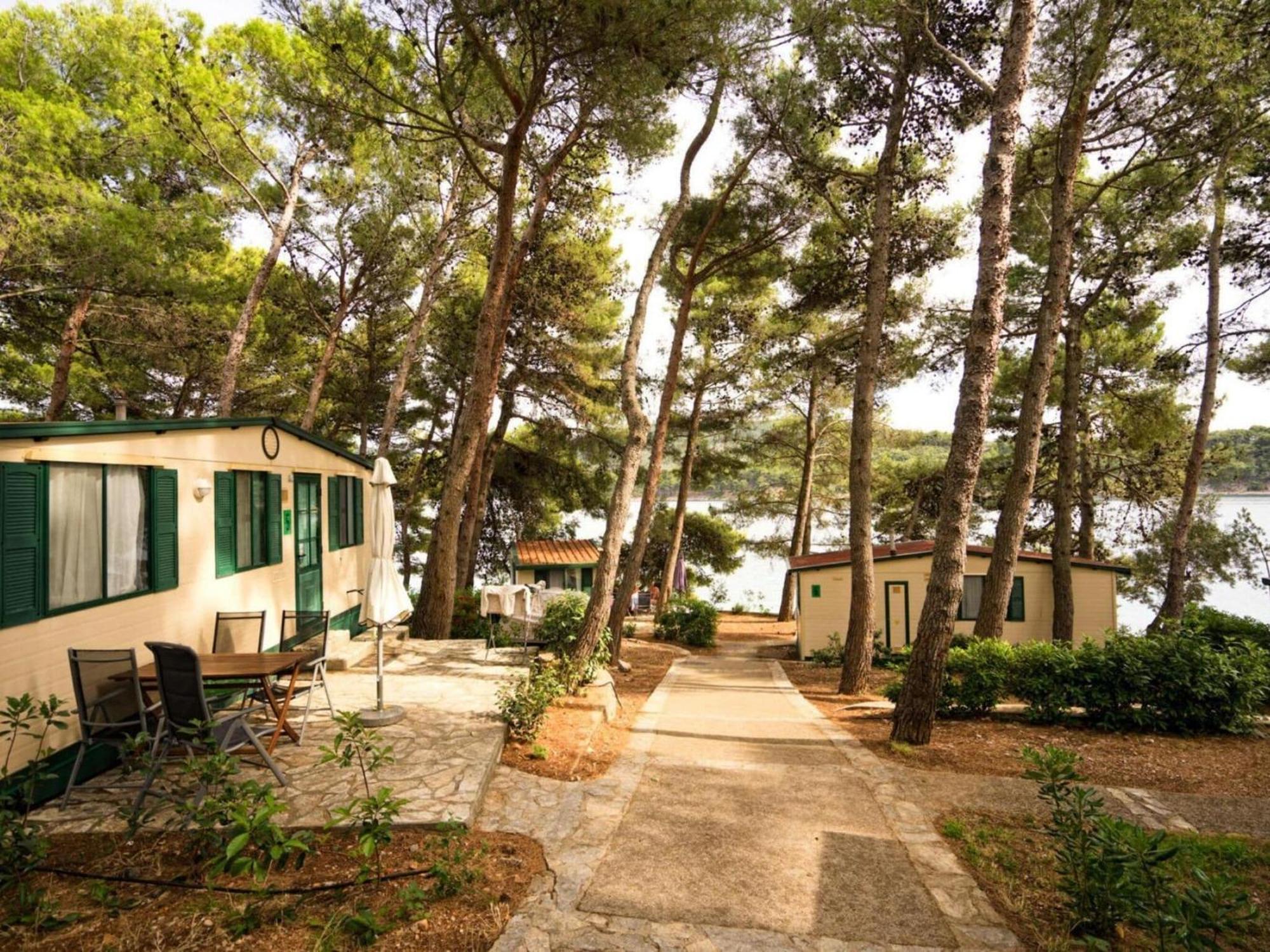 Mobile Homes In Camp Kovacine, Cres, With Long Pebble Beach 外观 照片