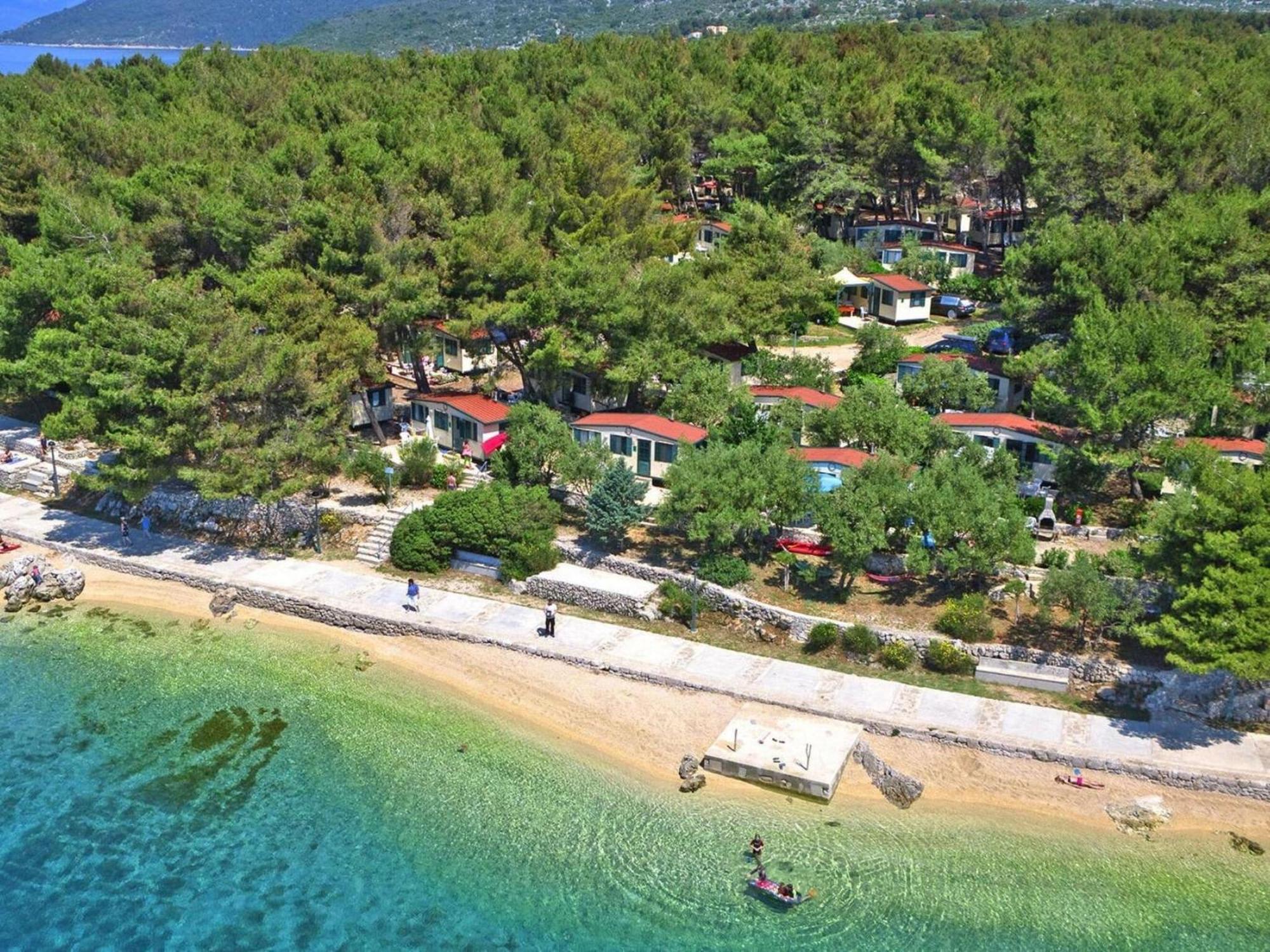 Mobile Homes In Camp Kovacine, Cres, With Long Pebble Beach 外观 照片